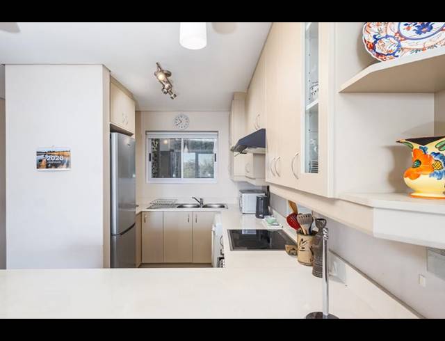 2 BEDROOM APARTMENT FOR SALE IN KENILWORTH UPPER